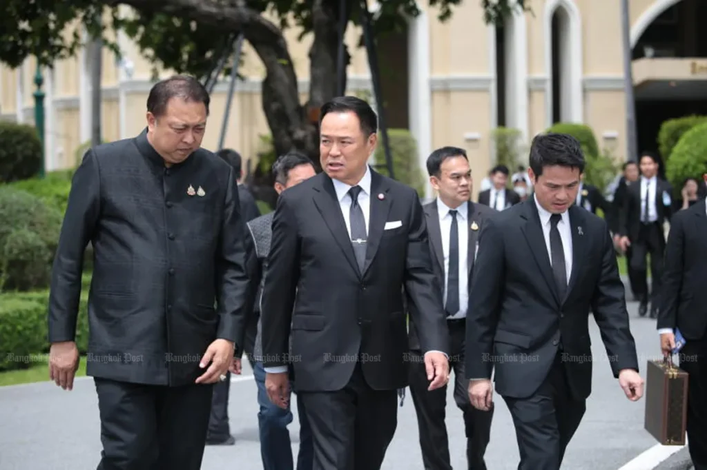 Thailand Pledges Reforms to Attract Global Investors