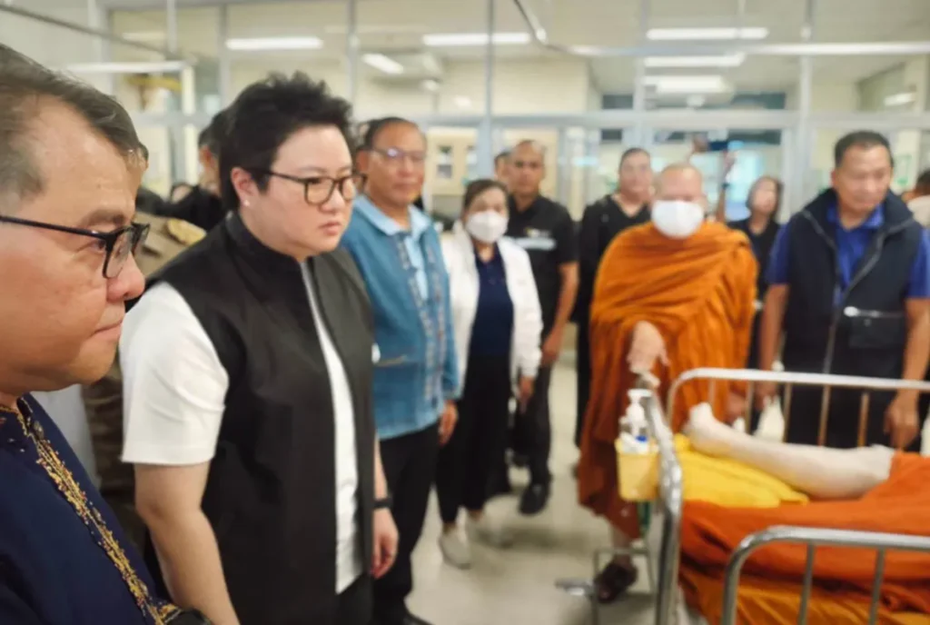King Extends Royal Patronage to Victims of Tragic Mukdahan Pilgrimage Crash